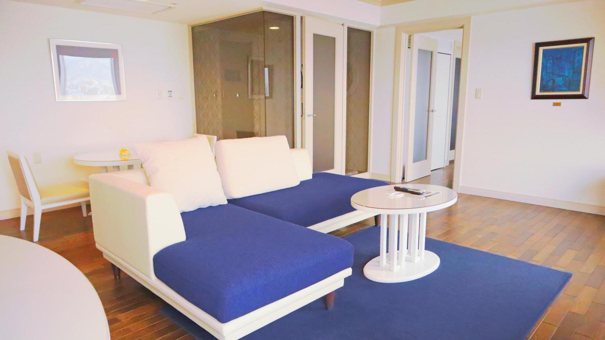 Premier Hotel Nakajima Park Sapporo Exterior foto A living room in a serviced apartment in Hong Kong